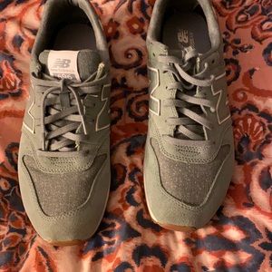 Woman’s New Balance 626   Army green